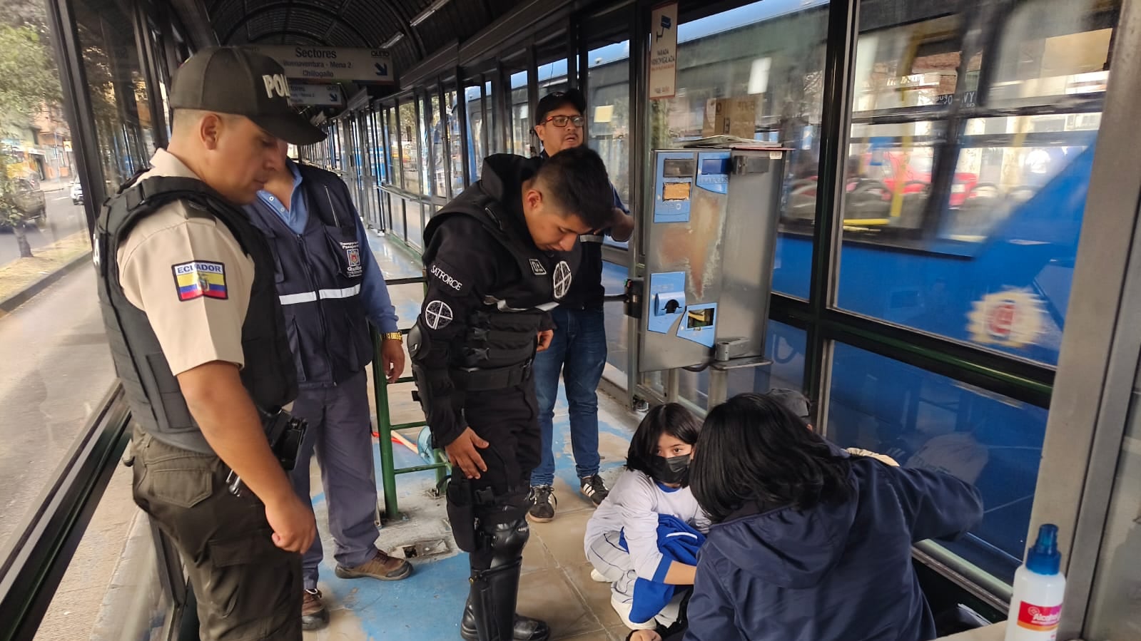 Guardia y cajera de bus fueron presuntamente escopolaminados en el sur de Quito
