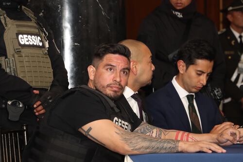 Daniel Salcedo entregó las pruebas sobre corrupción en hospitales ante la Comisión de Fiscalización