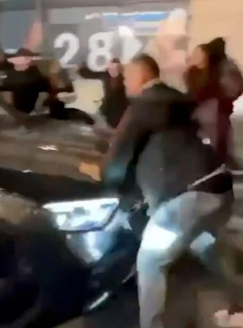 Reconocida influencer pierde la vida tras ser atropellada por un vehículo en las afueras de una discoteca