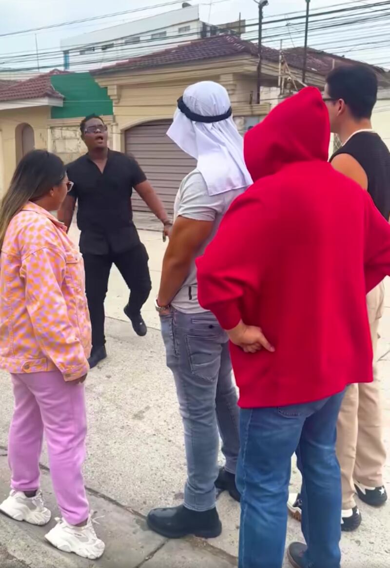 Se volvió viral el video que hizo Jonathan Estrada sobre 'El Conejo Malo'