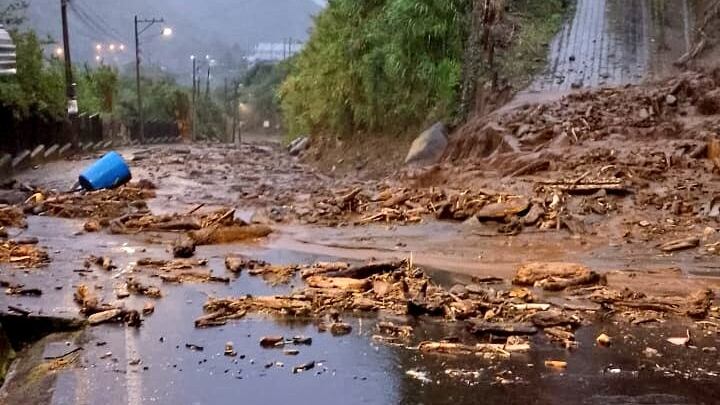Deslizamiento de tierra en Baños deja ocho fallecidos