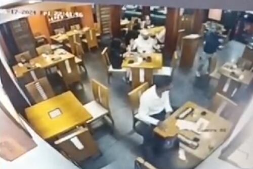 VIDEOS: cámaras de seguridad captaron robo al interior de un restaurante en Cumbayá