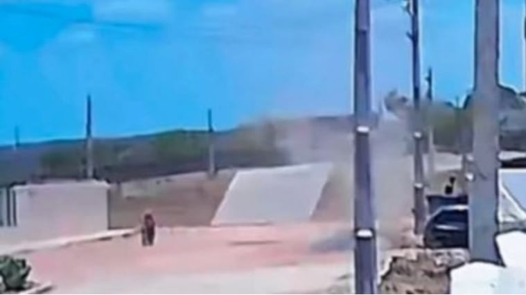 Motociclista muere decapitado por una lámina metálica levantada por un torbellino en Brasil