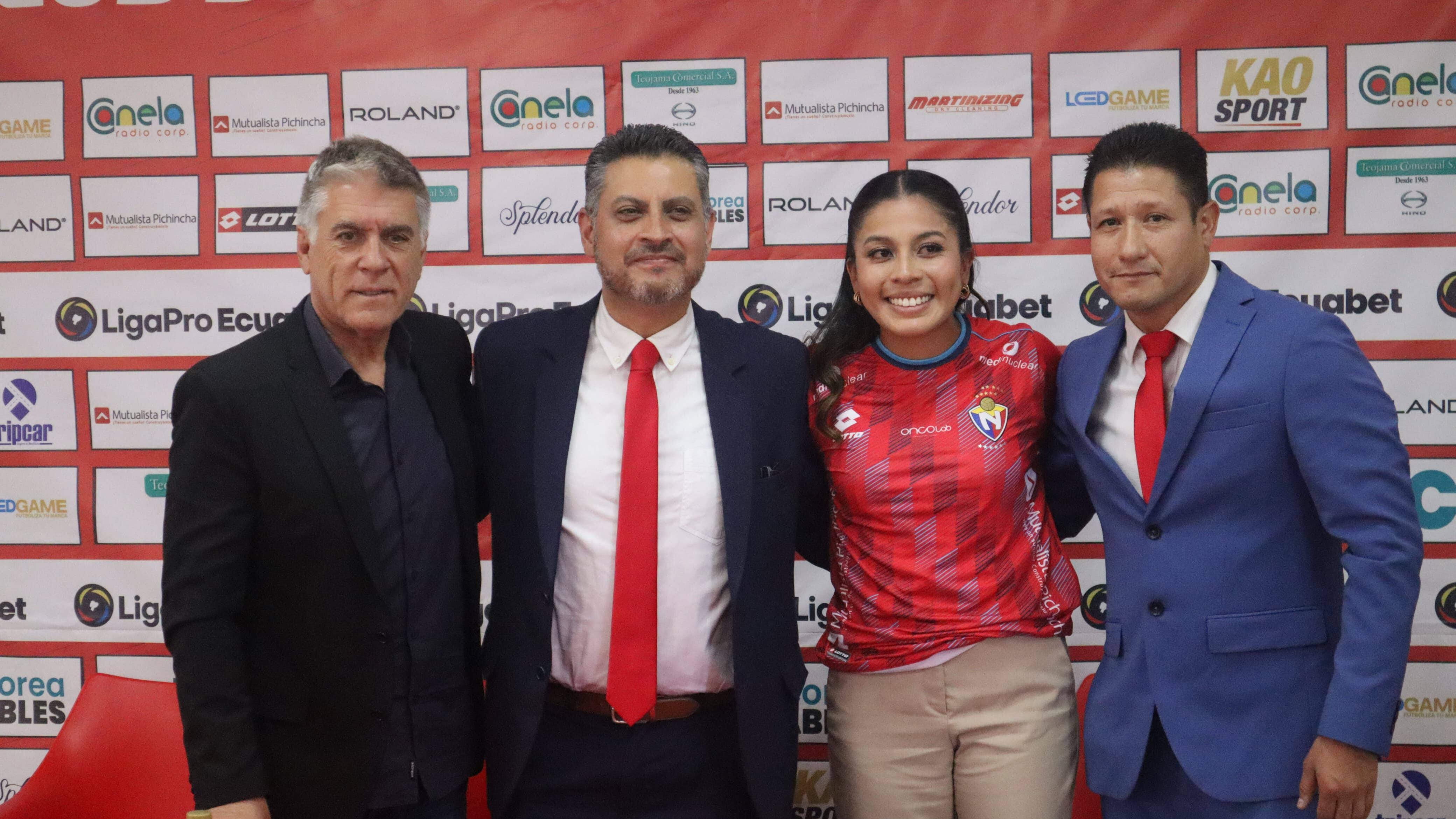 Club Deportivo El Nacional presentó al cuerpo técnico del equipo femenino