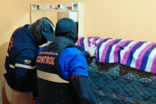 Clausuran centro clandestino de rehabilitación en Quito: hallaron medicamentos caducados y un machete