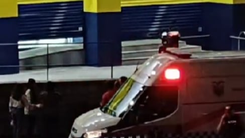 Difunden alerta para identificar a sospechosos del crimen de David Valle en supermercado de Quito