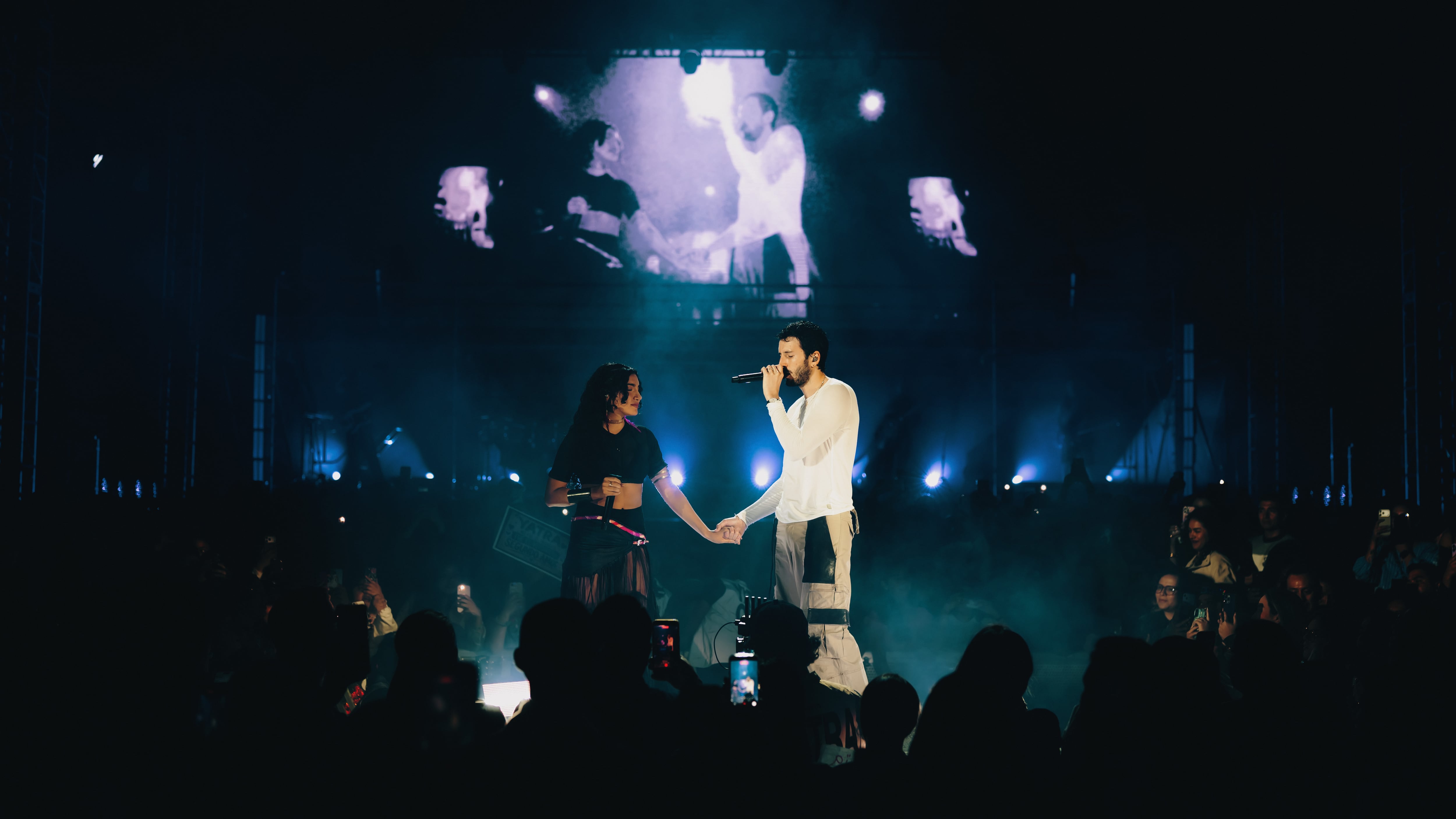 El artista colombiano logró un sold out histórico en Ecuador, reafirmando su éxito en Latinoamérica con un show cargado de energía y sus hits más recientes.