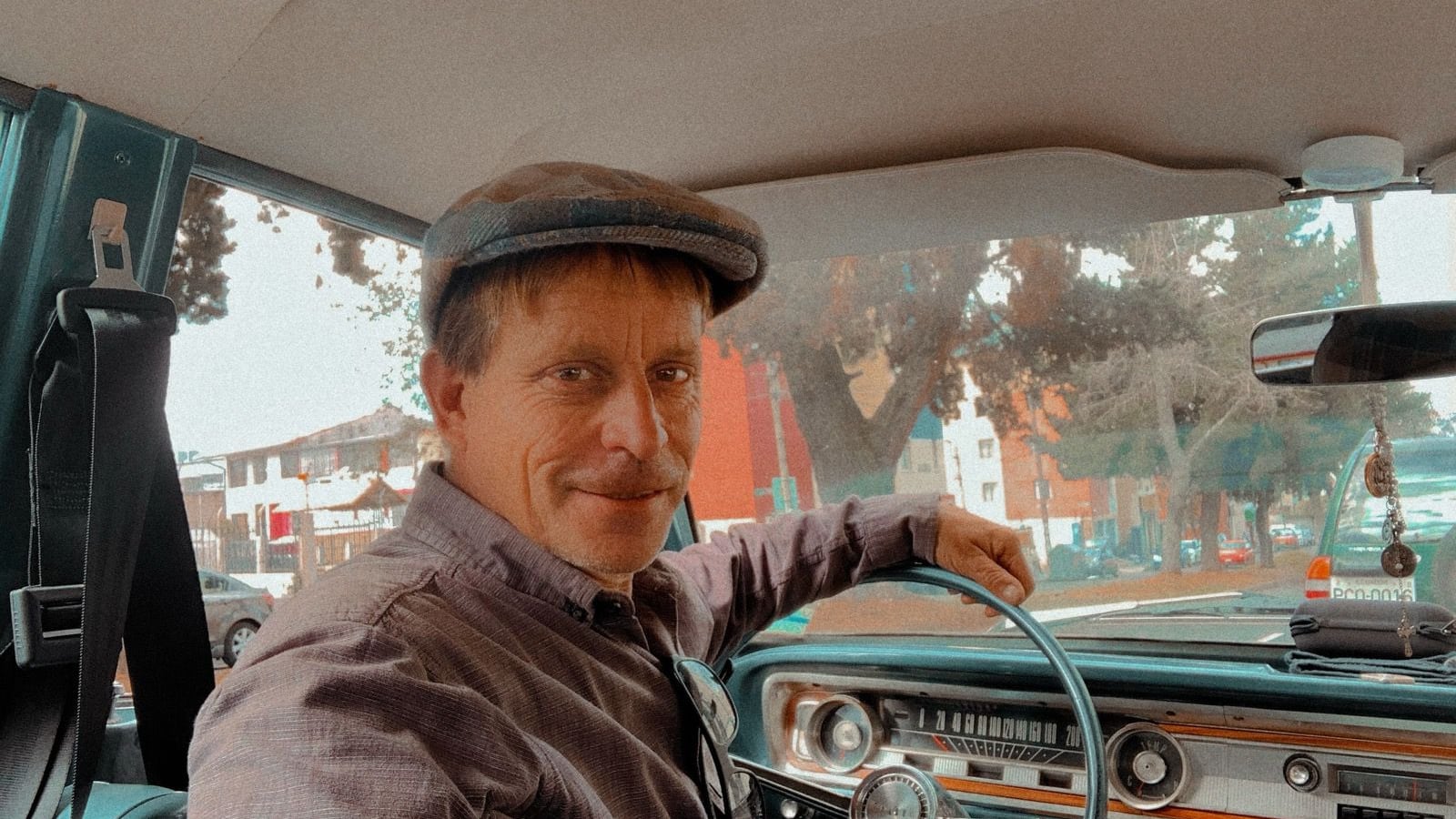 Dos sujetos fueron captados saliendo de la casa del padre Max en Quito, según la Policía