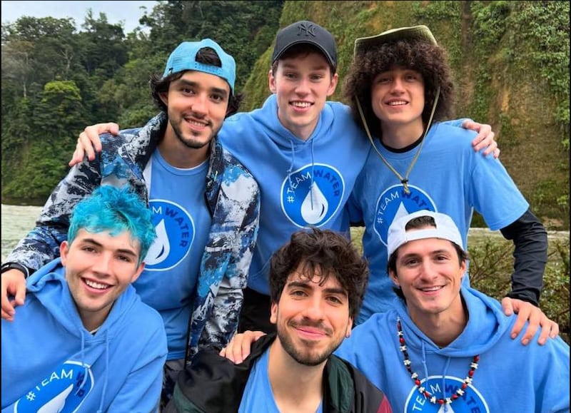 Equipo de MrBeast en Ecuador
