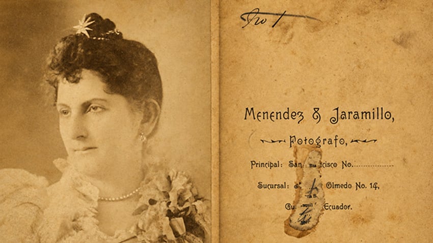 Estudios fotográficos, placas metálicas y retratos antiguos marcaron el inicio de la memoria visual de la ciudad.