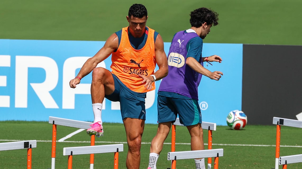 Cristiano Ronaldo pide calma y señala que todos están unidos en la selección portuguesa y no tienen tiempo de desconcentraciones por cosas sin importancia. CR7 y los lusos se alistan para jugar frente a Uzbekistán en la segunda fecha.