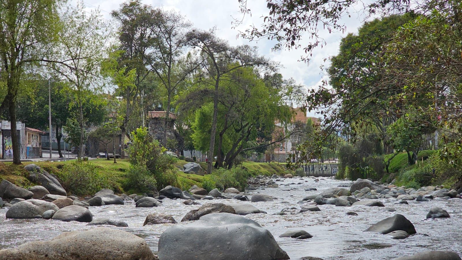Río de Cuenca, en Cuenca recupera su caudal