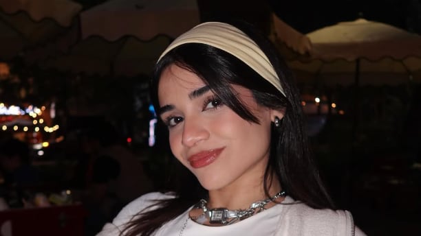 El nombre de Alana Flores vuelve a sonar fuerte en redes.