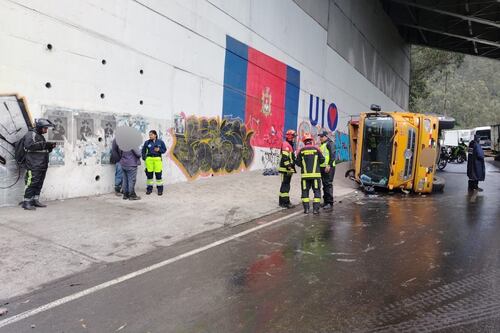 Volqueta aplastó a motociclista en la av. Simón Bolívar, en Quito
