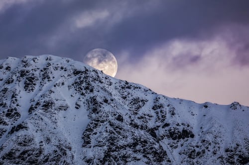 ¿Qué es la Luna de nieve? El evento astronómico que se verá desde Ecuador
