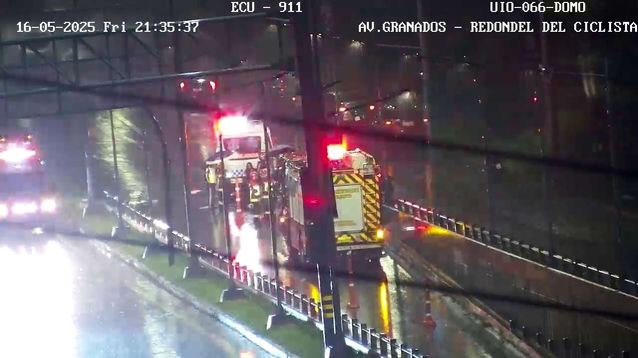 Quito: Un fallecido y tres heridos tras accidente en la avenida Granados