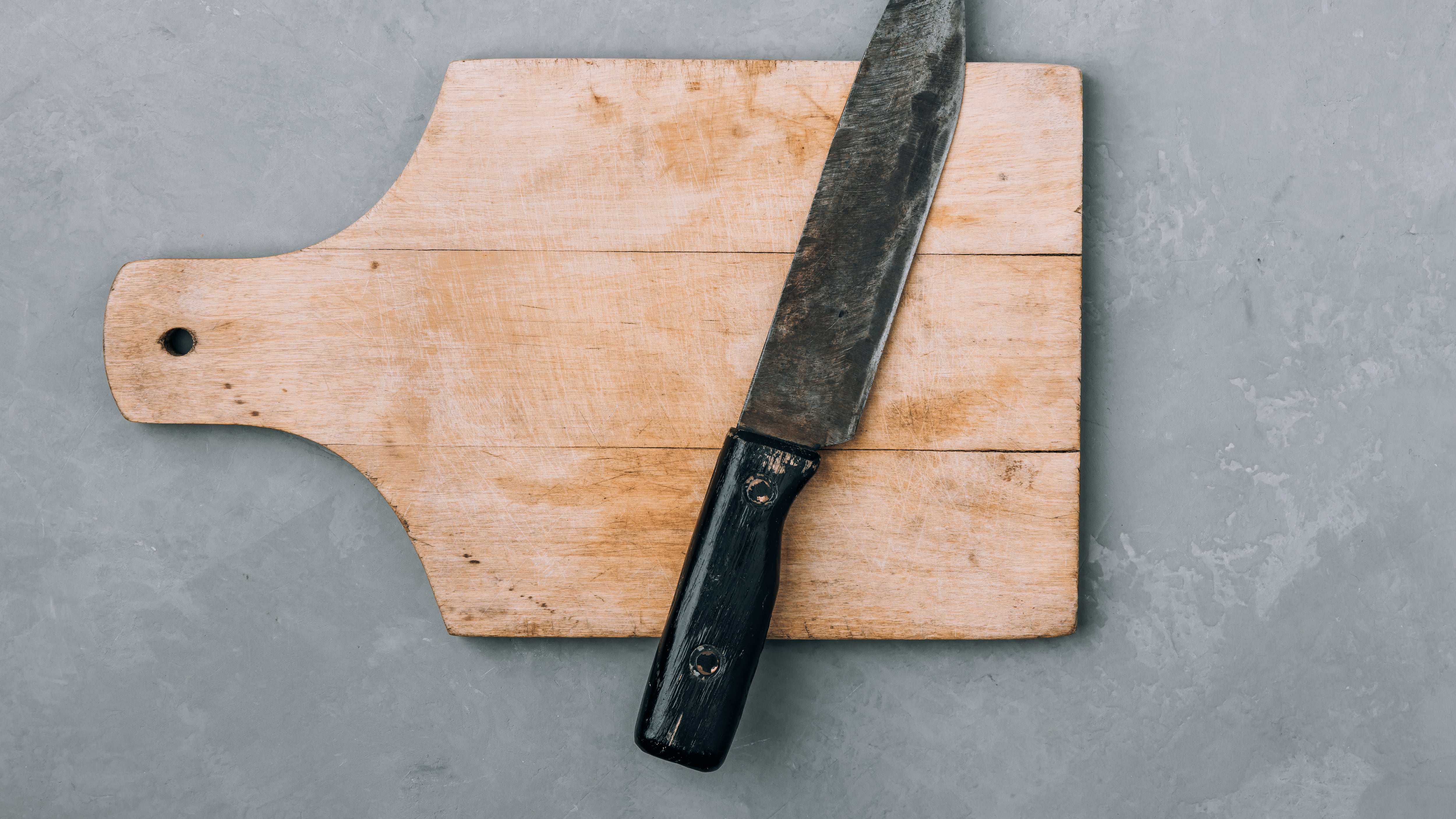 hombre vivió ocho años con un cuchillo en el pecho