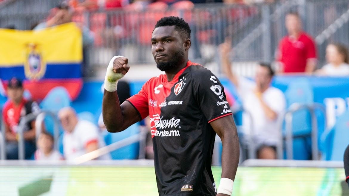 Jordy Caicedo con el Atlas de México