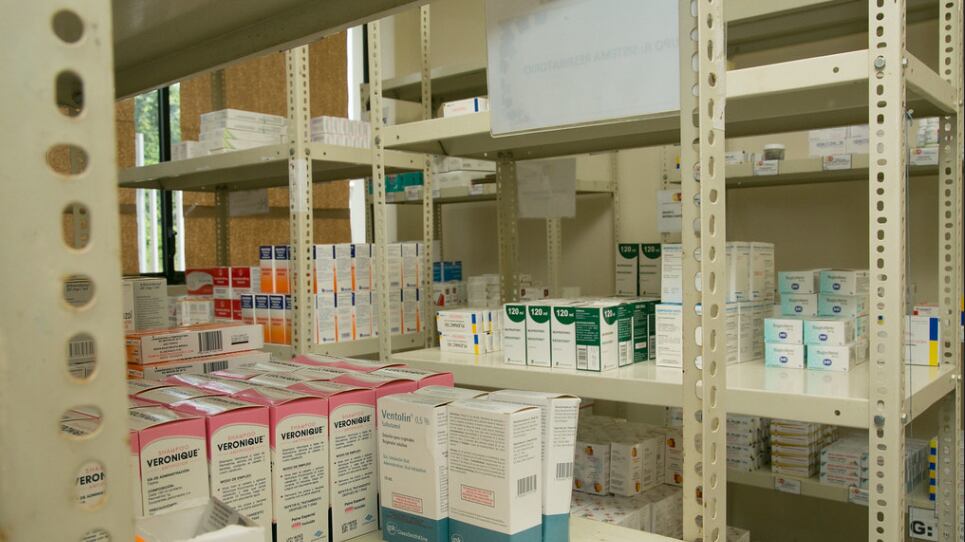 Gobierno inicia mesas técnicas para compra centralizada de medicamentos e insumos en Ecuador