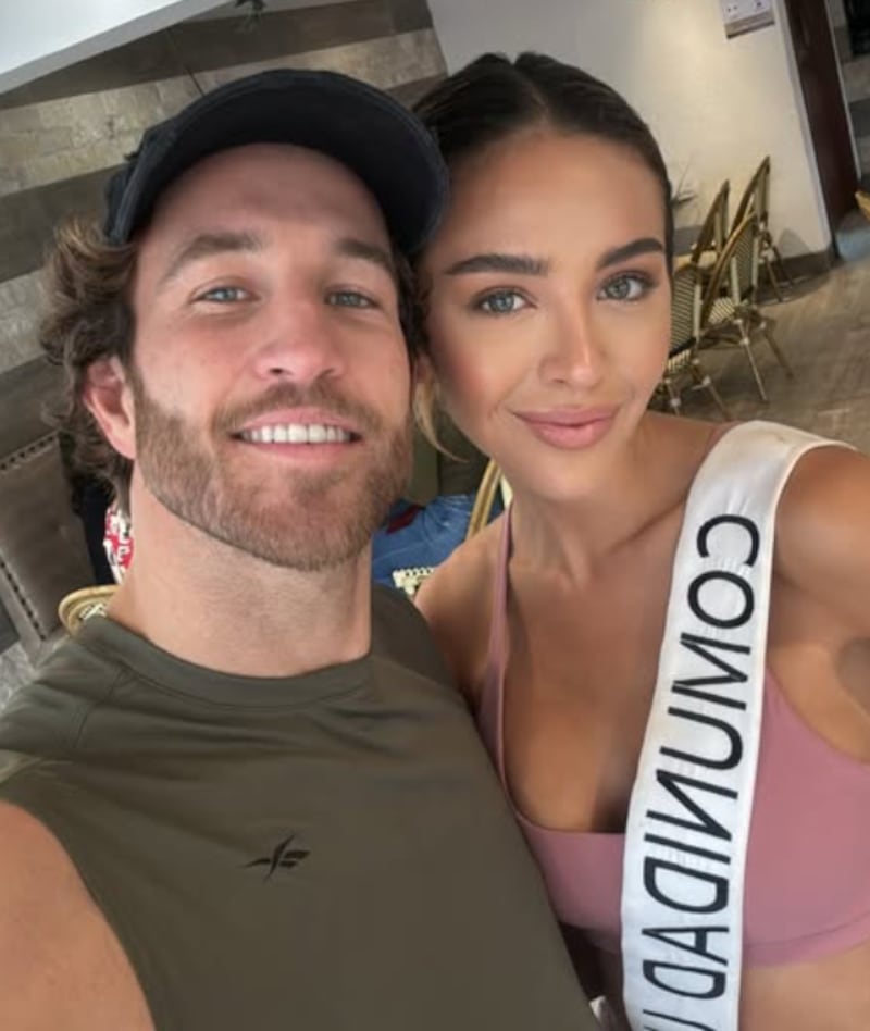 Nadia Mejía junto a su esposo Sam Webb