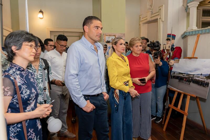 El alcalde de Samborondón, Juan José Yúnez; y la prefecta del Guayas, Susana González, inauguraron el espacio cultural.