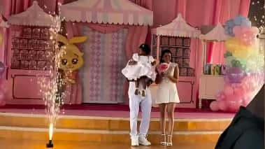 Moisés Caicedo celebra el primer cumpleaños de su hija Zoe