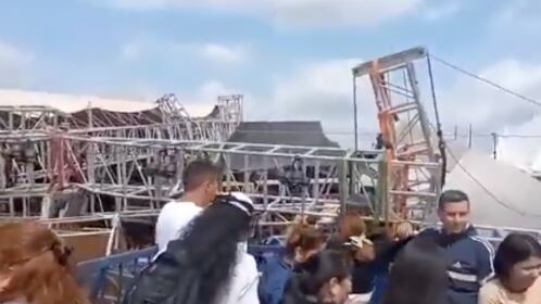 Tarima para el concierto de CNCO en Chone se vino abajo