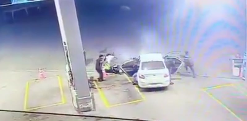 Joven es secuestrado por delincuentes en Durán - Video de X