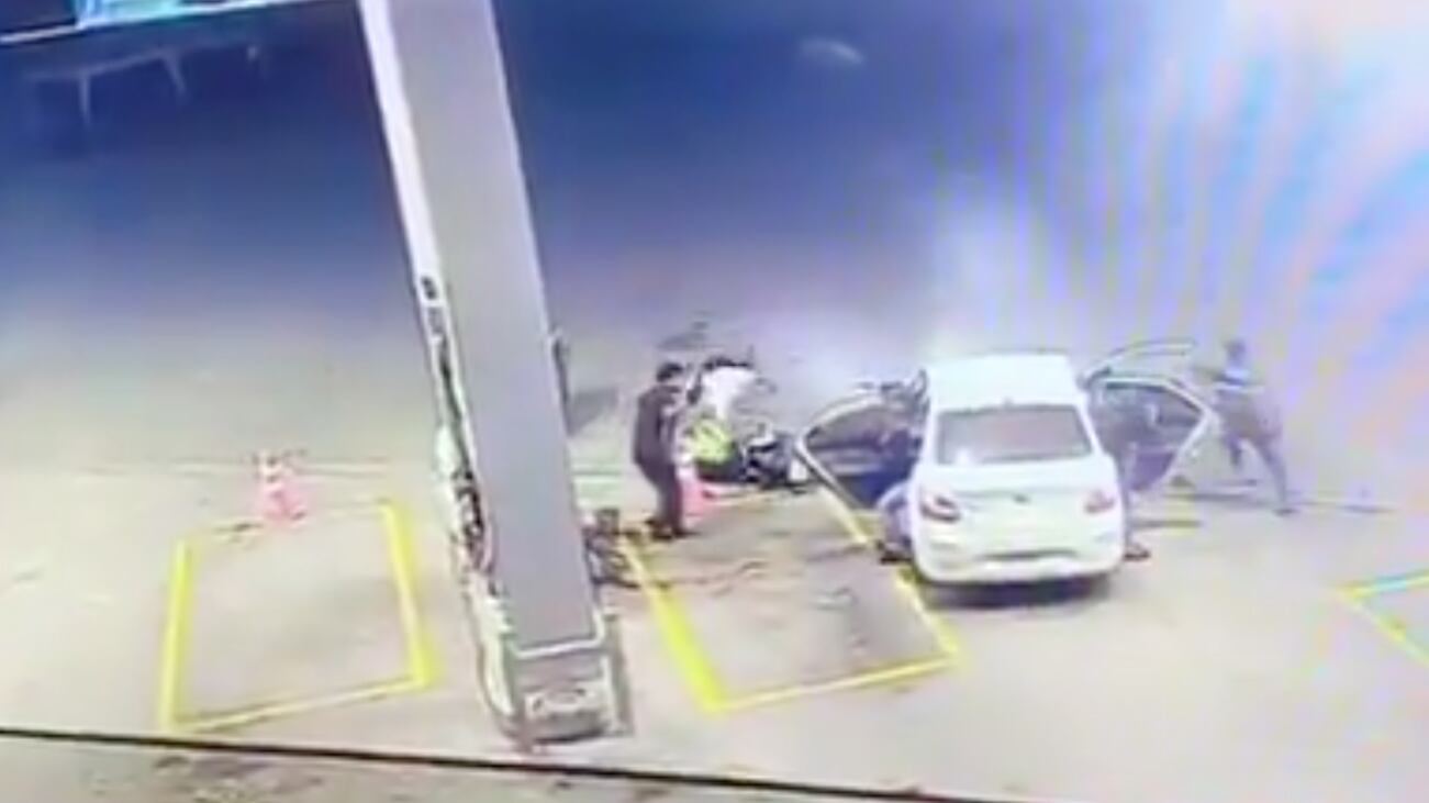 Joven es secuestrado por delincuentes en Durán - Video de X