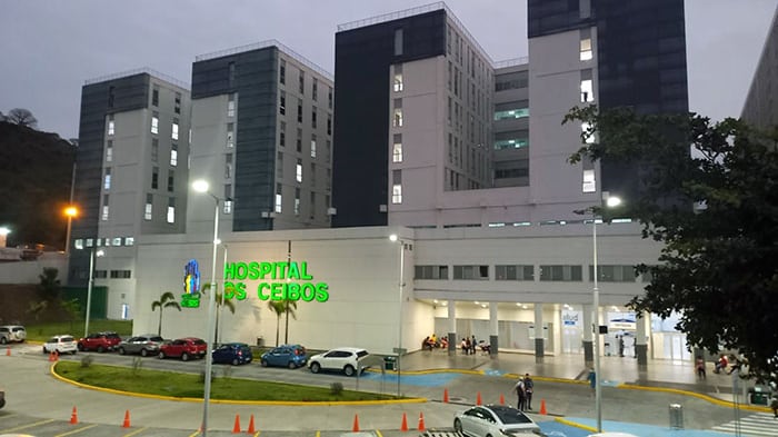 El Hospital IESS Los Ceibos incorporó una sala con iluminación especializada que busca optimizar la lectura de imágenes médicas y reducir errores.