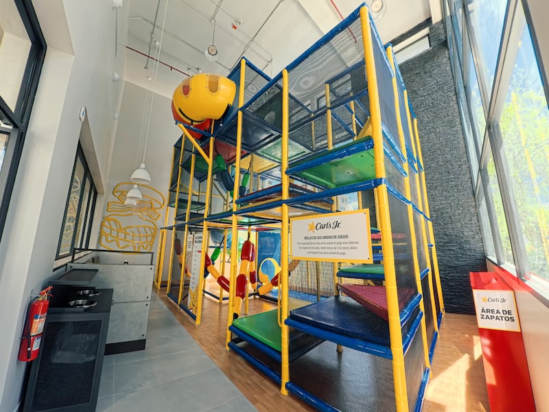 Zona de juegos Carl’s Jr. en nuevo local en Quito