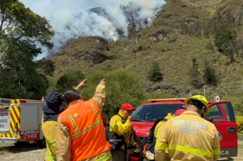 Incendio forestal en Paute consume 30 hectáreas y moviliza evacuaciones