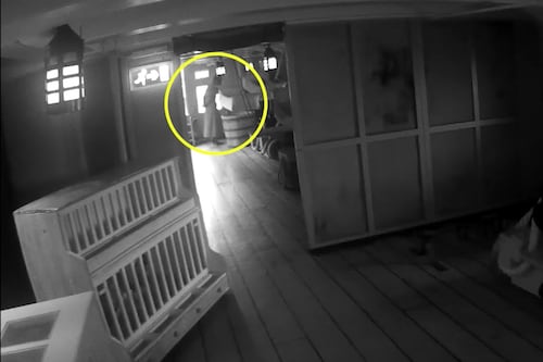 VIDEO: Captan “fantasma” aterrorizando en un barco