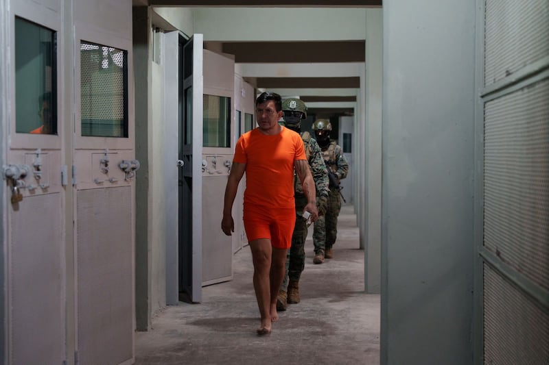 Alcalde de Pujilí fue enviado a La Roca tras definirse como mujer