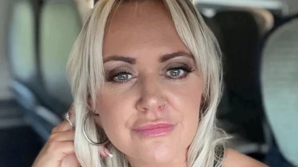 Mujer descubrió cuatro tumores cerebrales tras usar anticonceptivos inyectables durante 21 años.