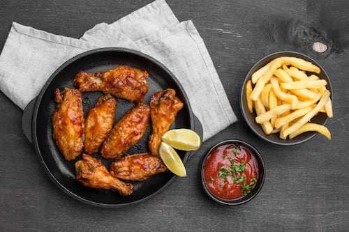 Los increíbles datos de todo lo que comen los estadounidenses para el Super Bowl: alitas de pollo son la N°1