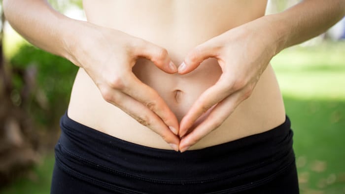 ¿Sufre de hinchazón, acidez o náuseas frecuentes? Estas señales podrían alertar problemas digestivos