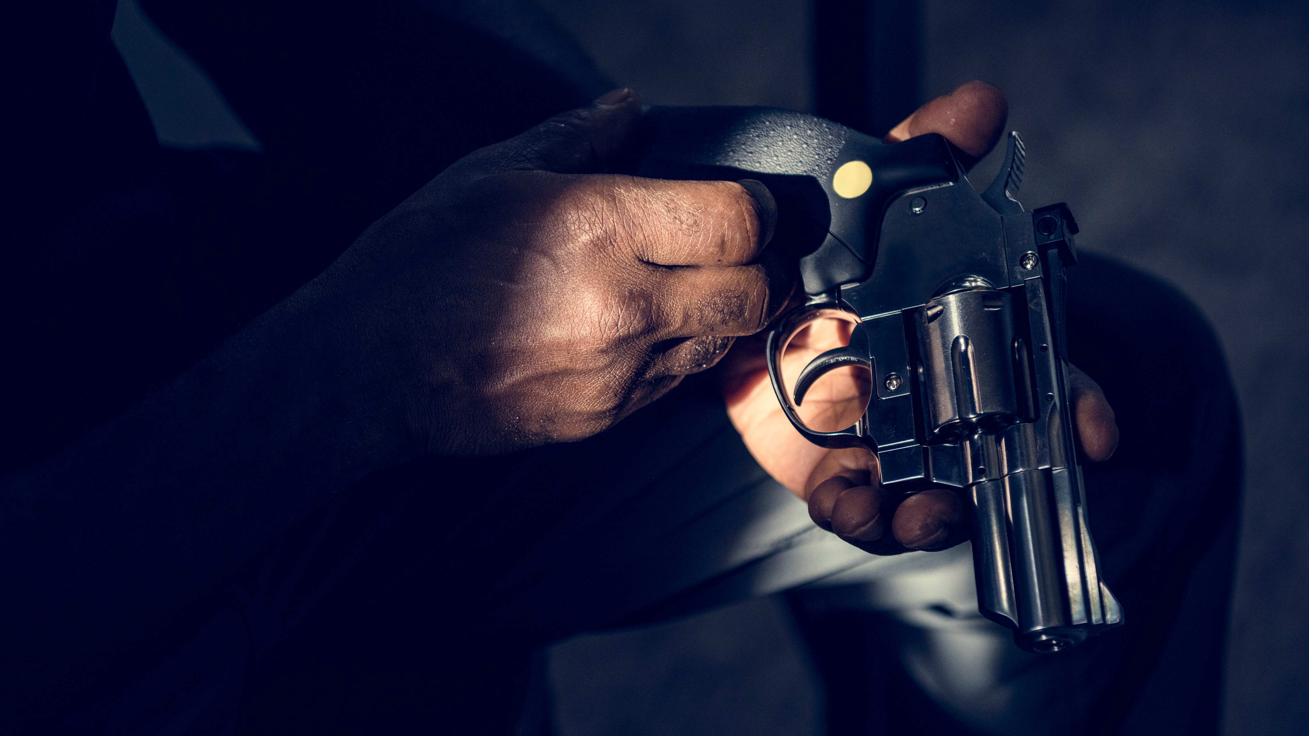 Imagen referencial de un arma, sobre el asalto a una joyería en Quito