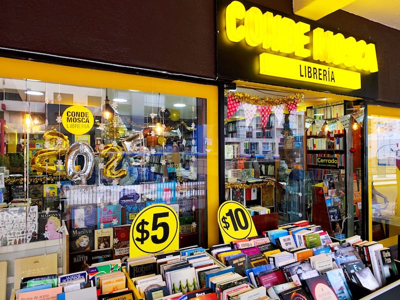 Famosa librería en Quito cumple 10 años y lo celebra con descuentos desde 1 dólar