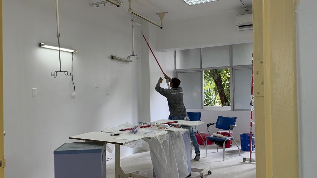 Gobierno e IESS ejecutan acciones de mejora en infraestructura y abastecimiento del HTMC