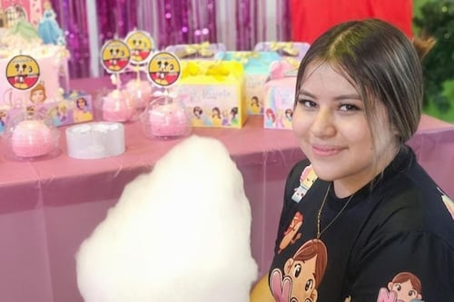Nataly Ortiz, la joven de 18 años que endulza las fiestas de Guayaquil con “Carritos Sweetfest”