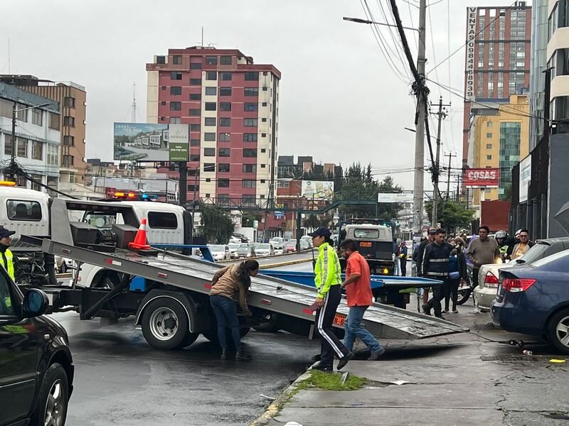 Winchas se llevan a vehículos mal estacionados
