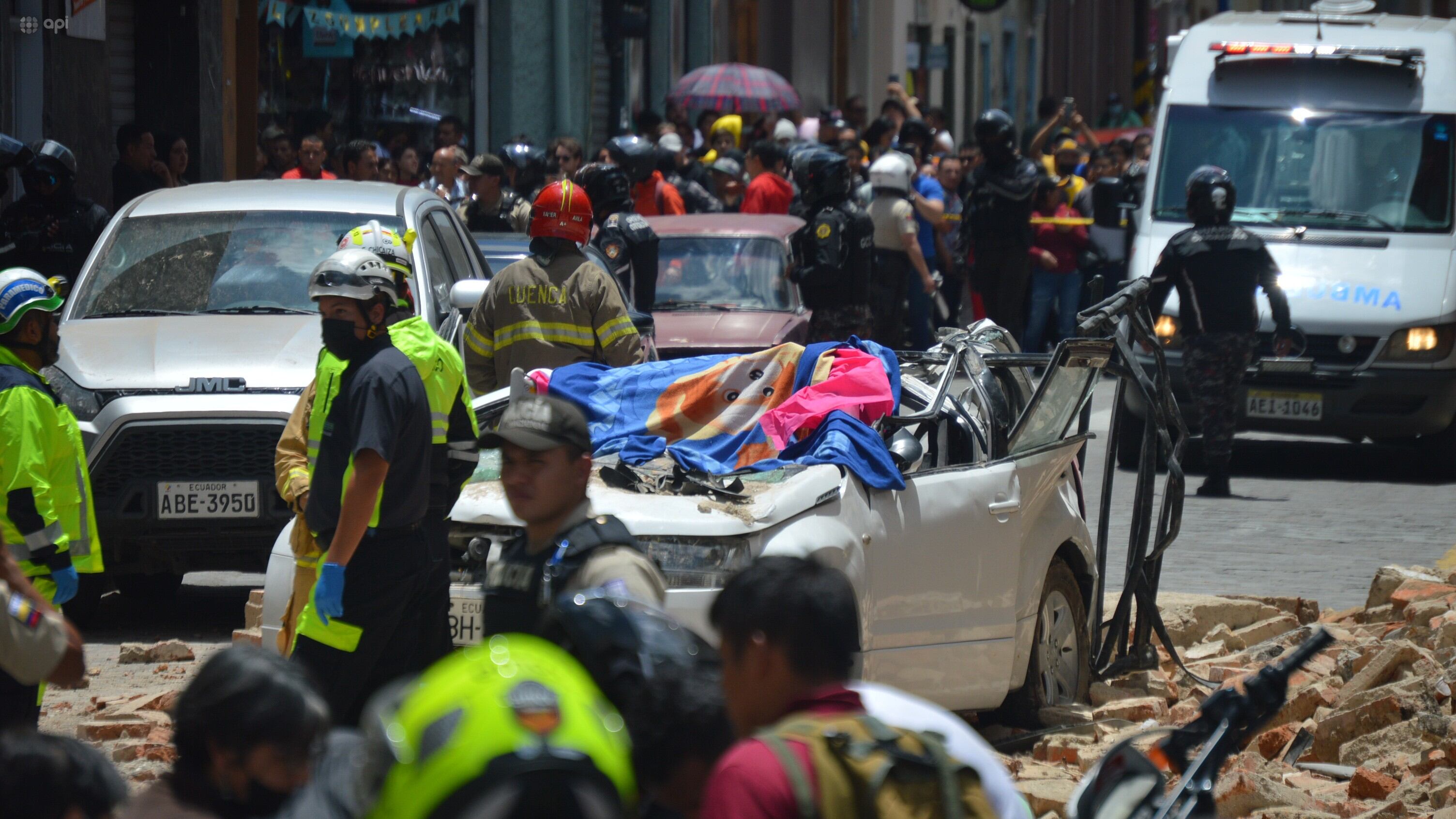 La angustia y miedo se apoderó del Centro Histórico de Cuenca tras terremoto.