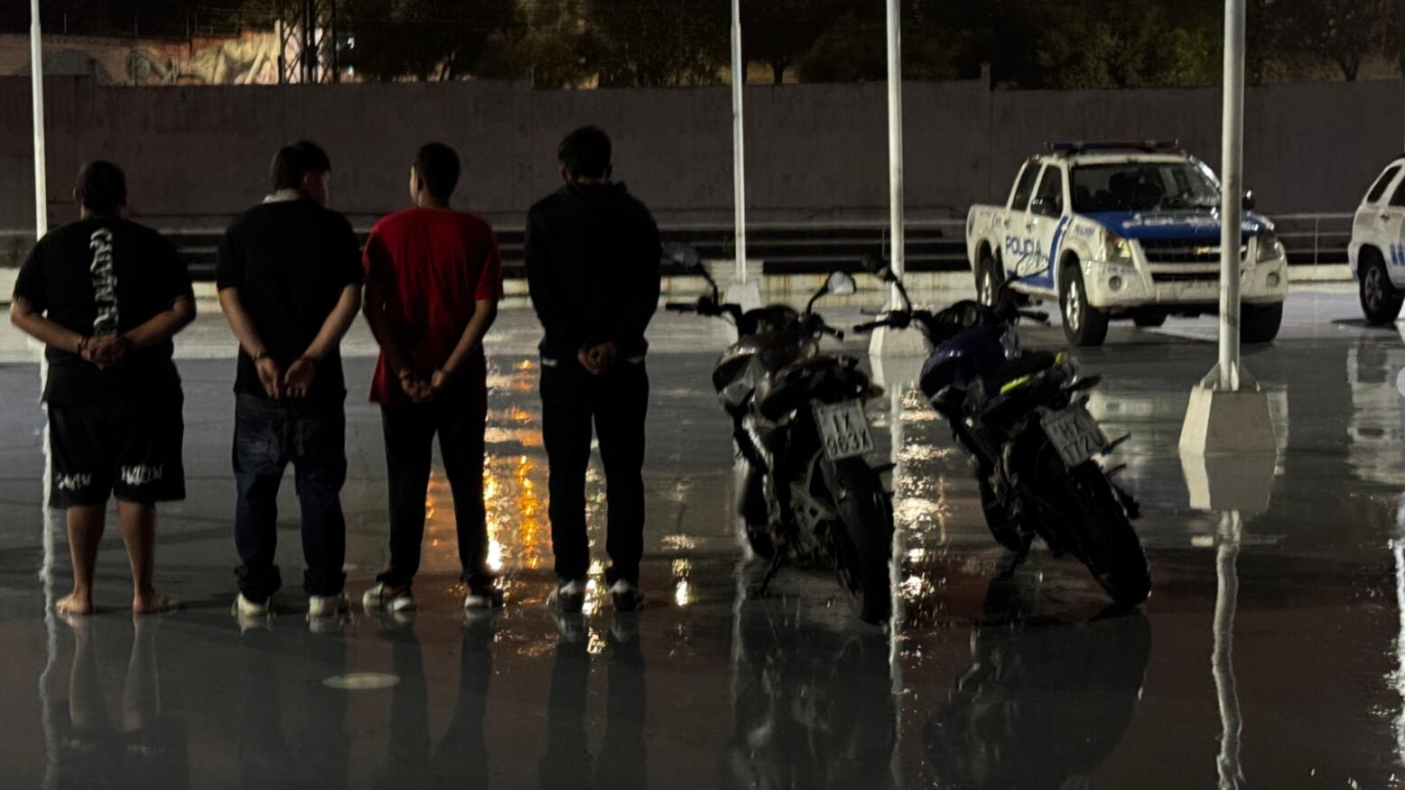 Sujetos robaron vehículo tras secuestrar a taxista de aplicación en Quito