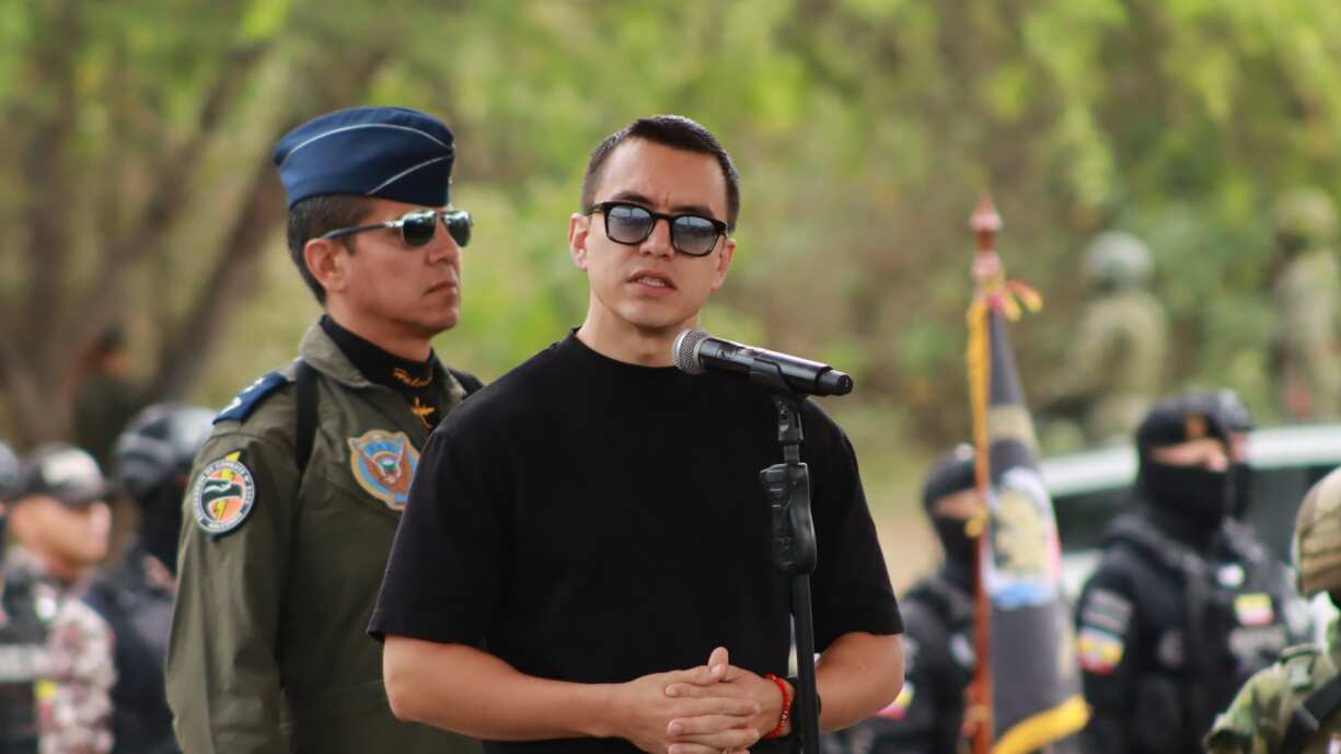 Presidente Daniel Noboa durante la presentación de la Cárcel del Encuentro, en la provincia de Santa Elena.