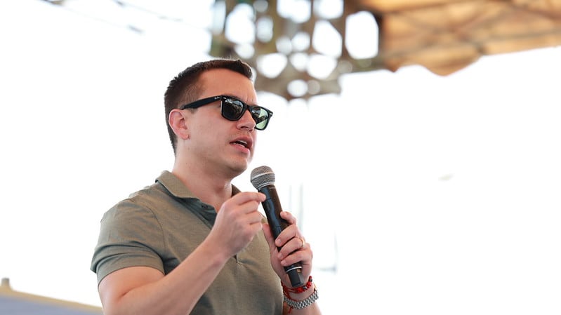 El presidente Daniel Noboa entrego financiamiento para obras que fortalecerán la vialidad y economía de la provincia de Santa -Elena.