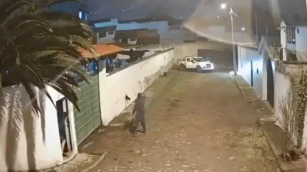 VIDEO: Sujeto se enfrentó a bala con policías desde un Centro de Rehabilitación en Rumiñahui