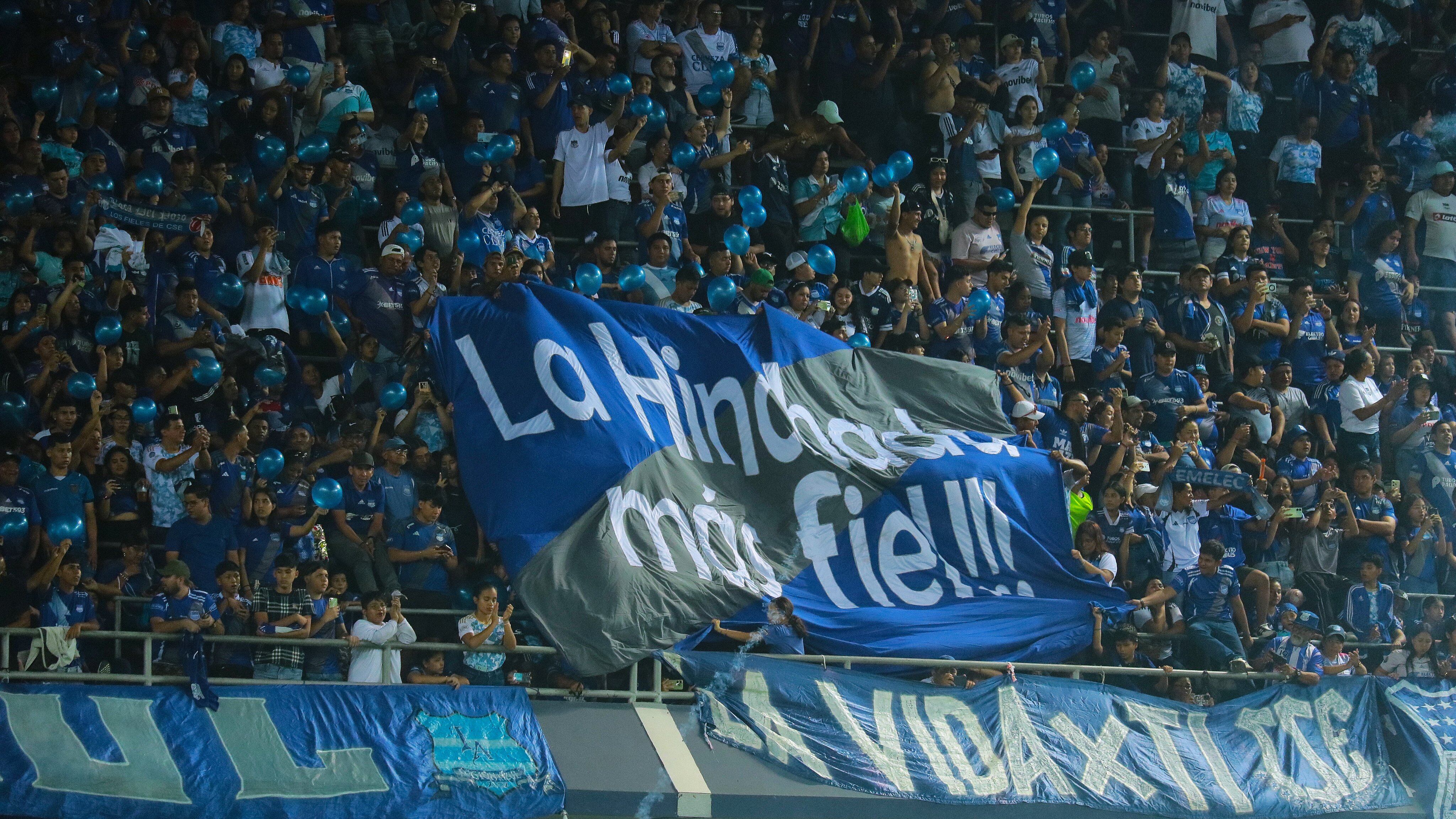 Hinchada de Emelec en el Capwell