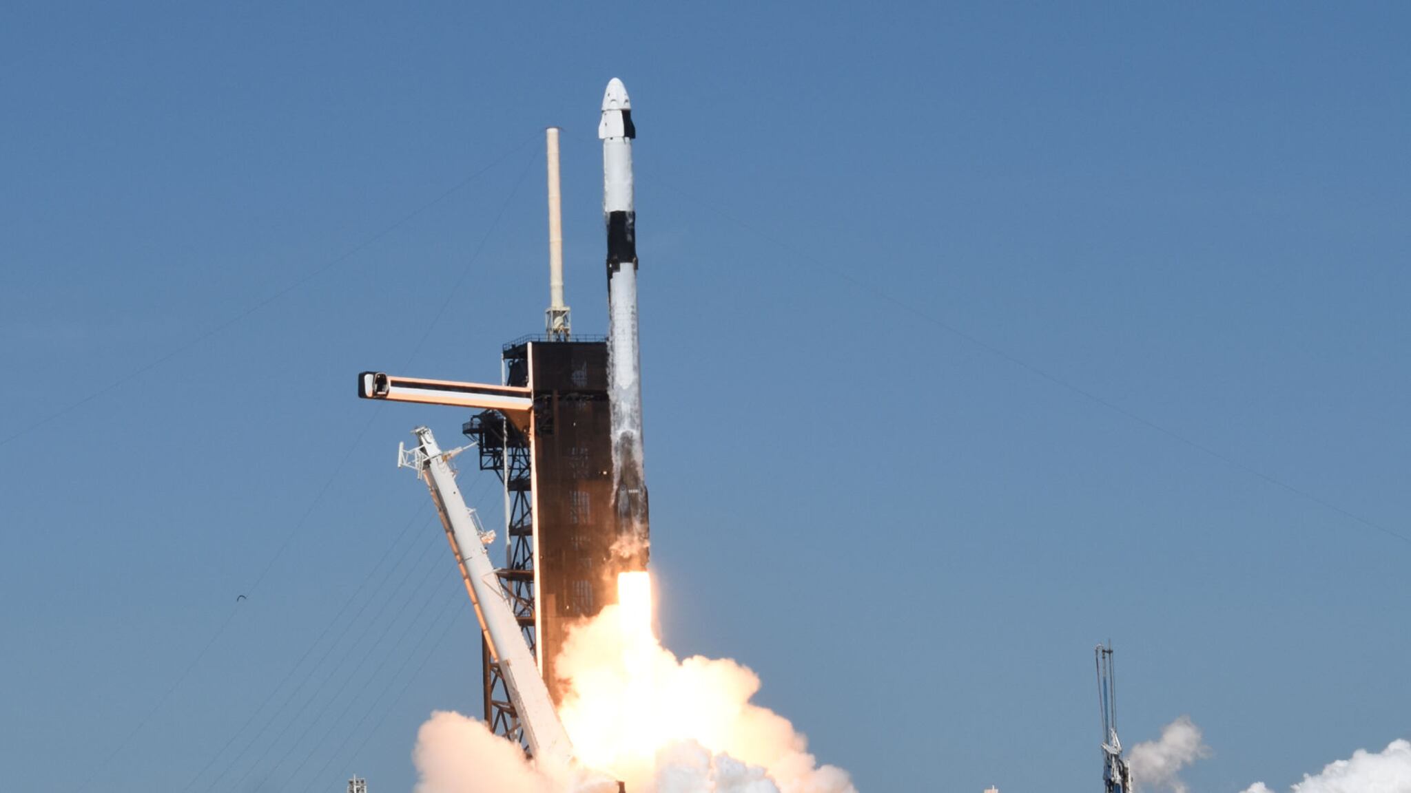 La misión Ax-1, de origen privado, viajó a la Estación Espacial Internacional el 8 de abril de 2022, desde Cabo Cañaveral en una nave de SpaceX.