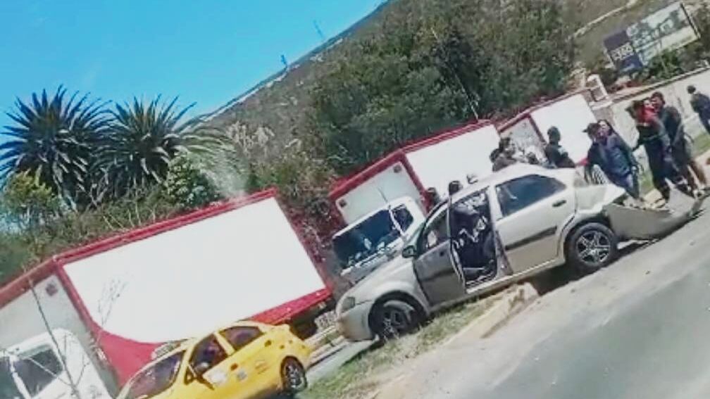 Accidente de tránsito en la Av. Simón Bolívar deja un herido en Quito